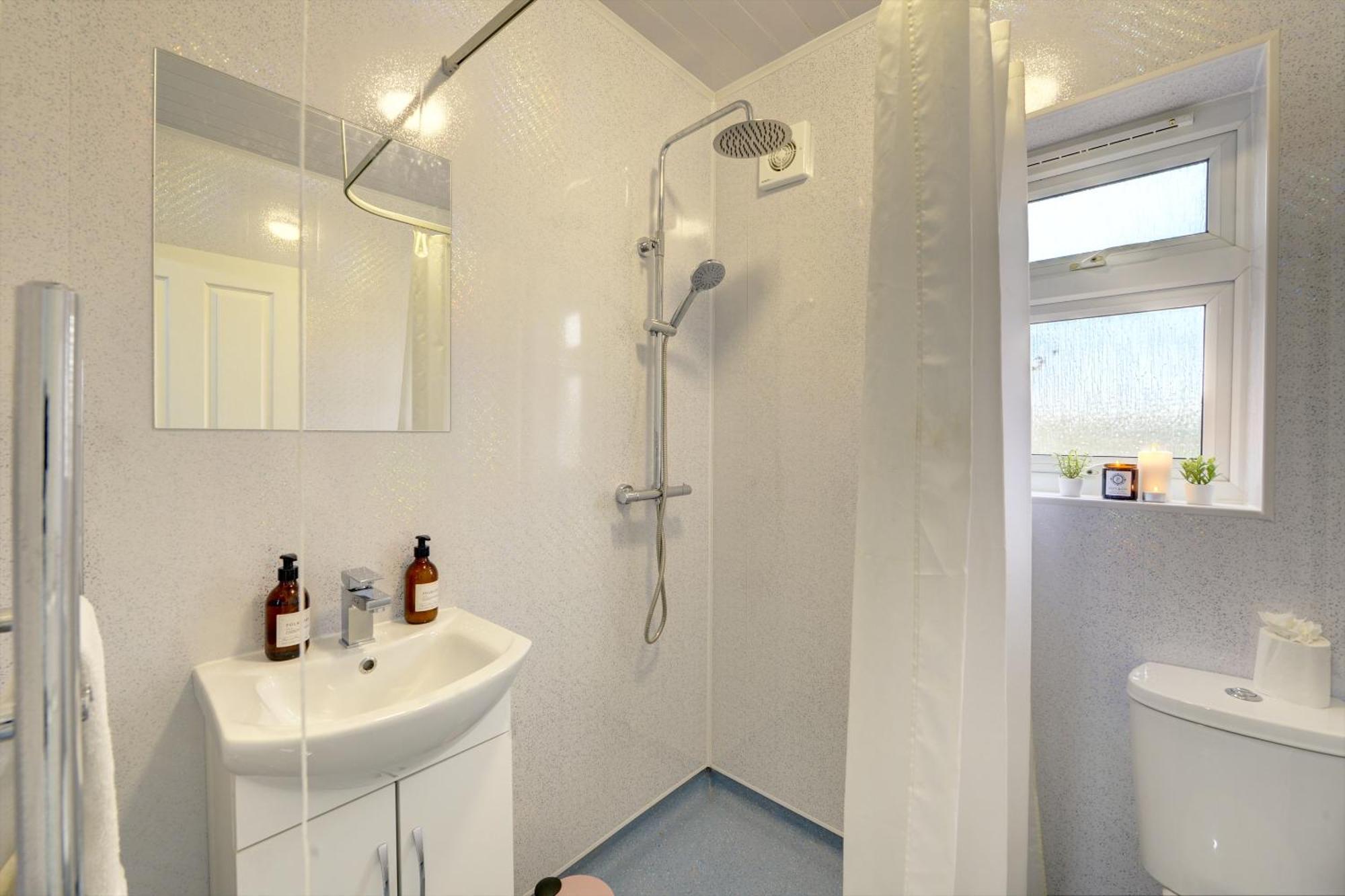 Stunning And Lovely 3 Bed House - Catch 22 Coventry Dış mekan fotoğraf