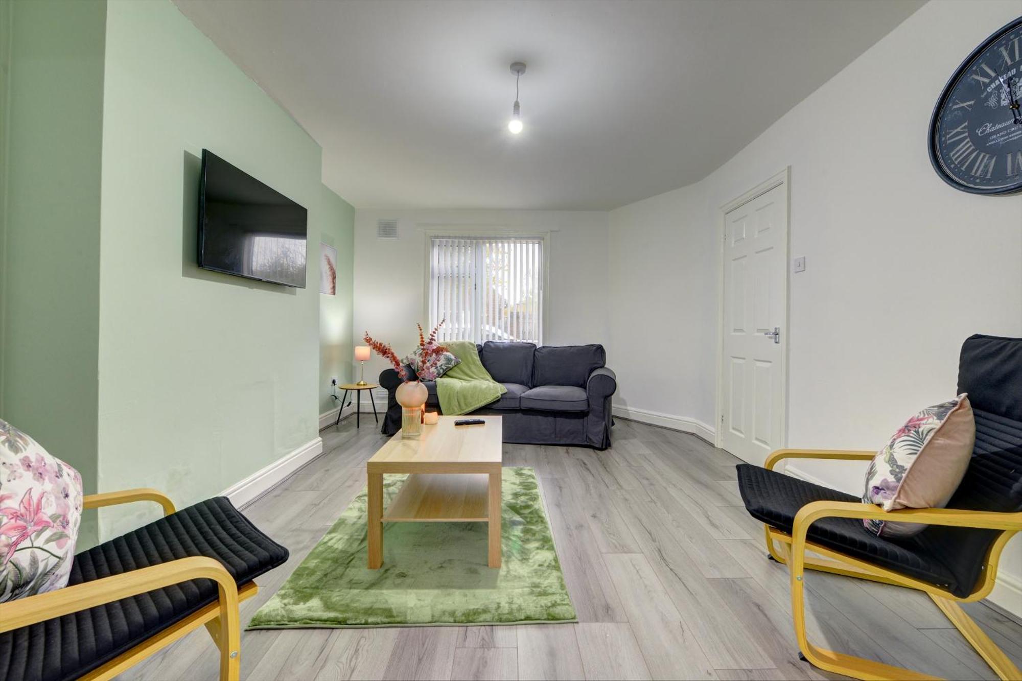 Stunning And Lovely 3 Bed House - Catch 22 Coventry Dış mekan fotoğraf