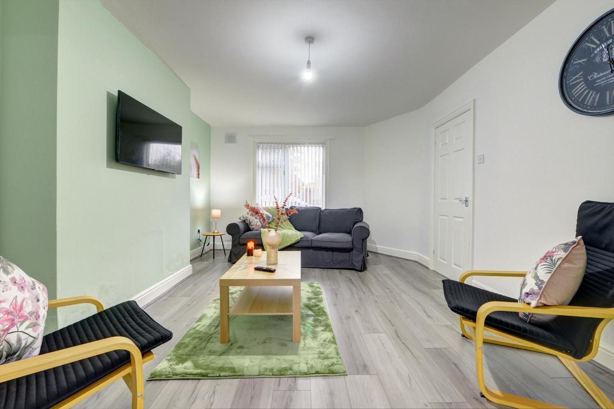 Stunning And Lovely 3 Bed House - Catch 22 Coventry Dış mekan fotoğraf