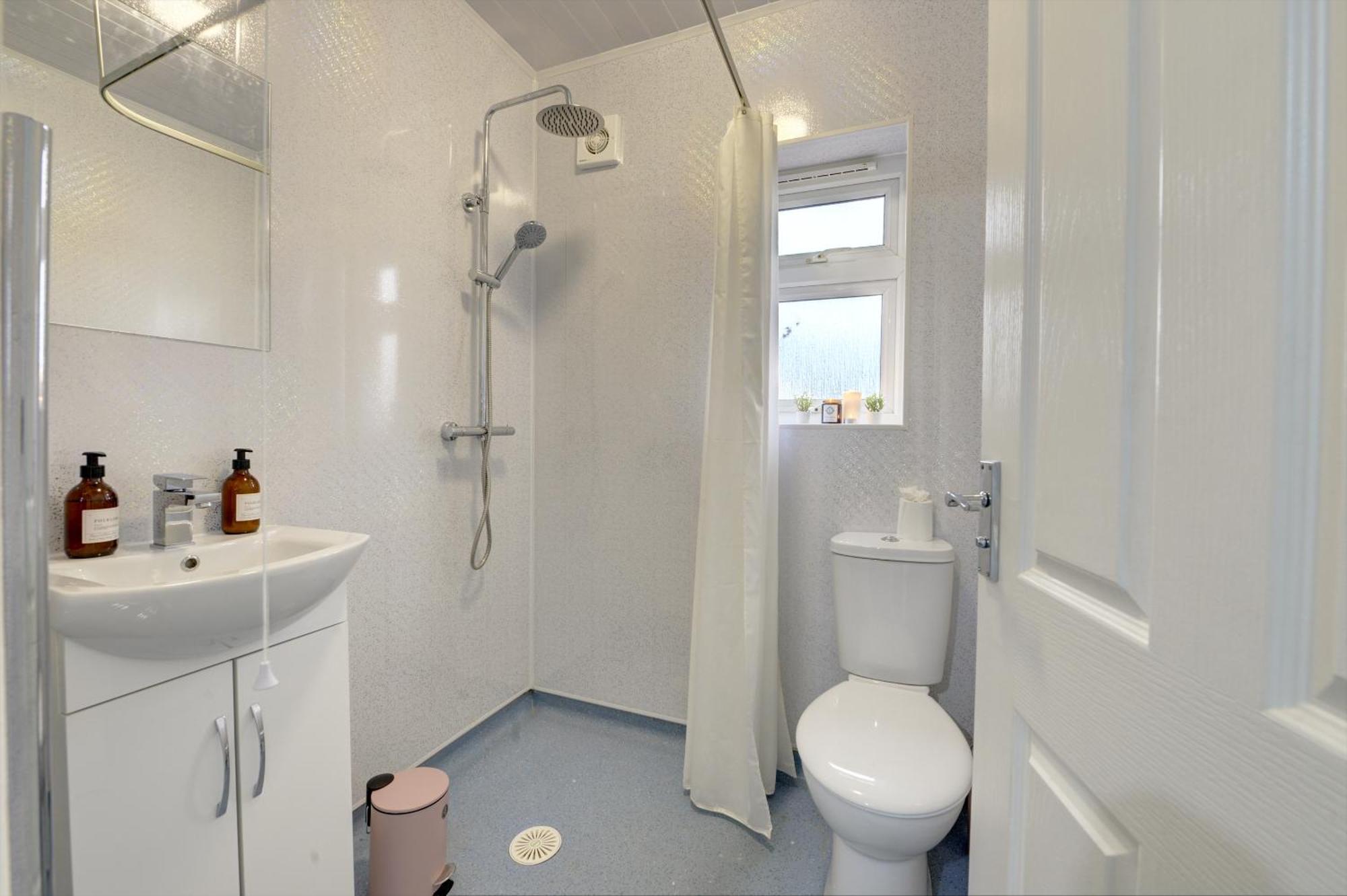 Stunning And Lovely 3 Bed House - Catch 22 Coventry Dış mekan fotoğraf