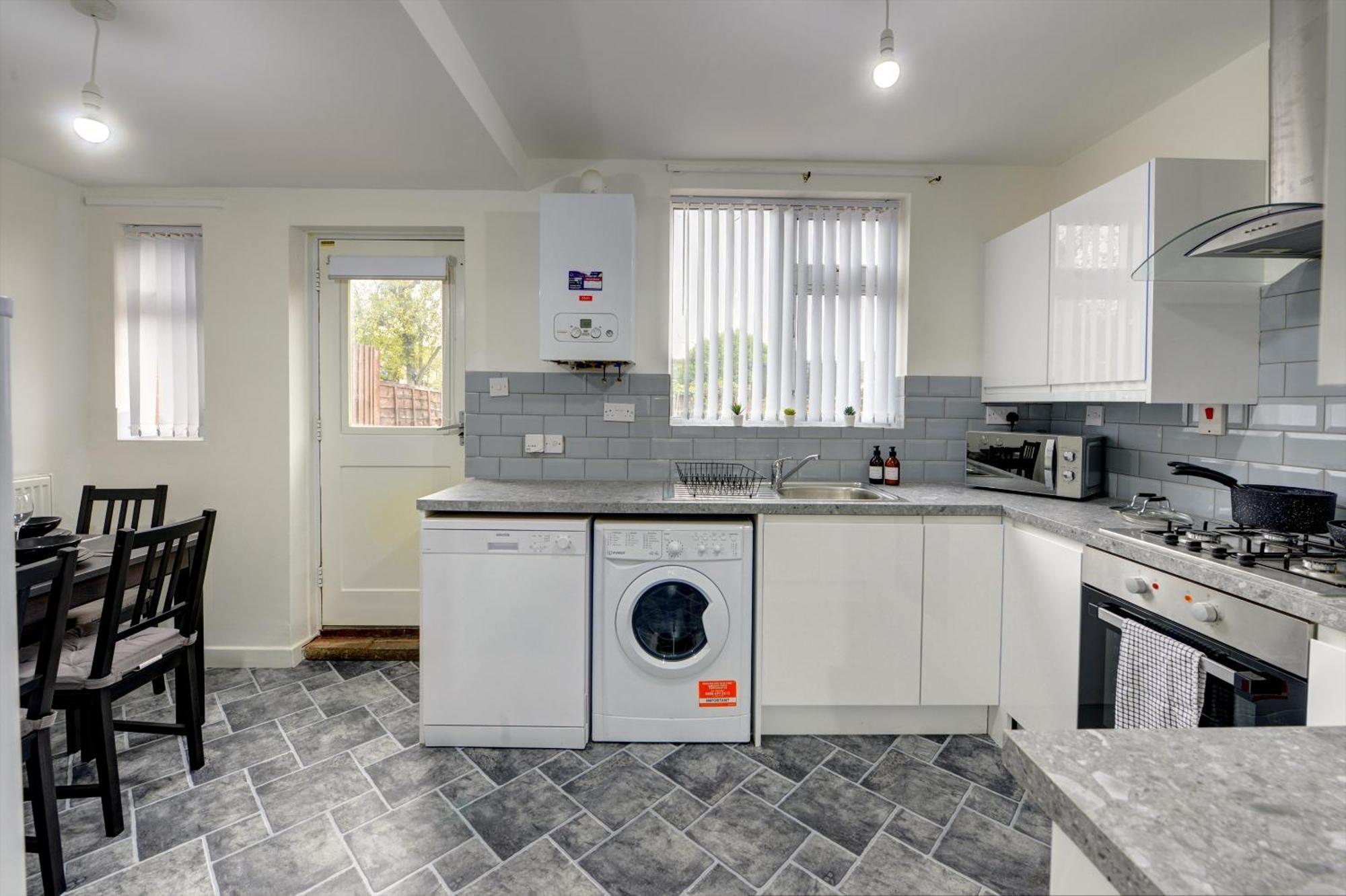 Stunning And Lovely 3 Bed House - Catch 22 Coventry Dış mekan fotoğraf