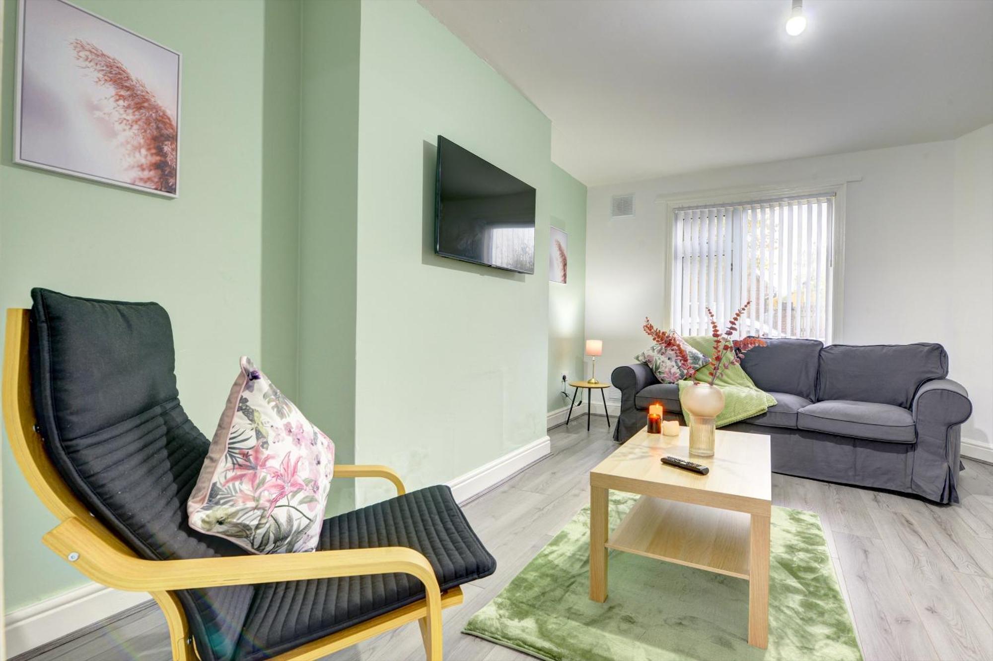 Stunning And Lovely 3 Bed House - Catch 22 Coventry Dış mekan fotoğraf