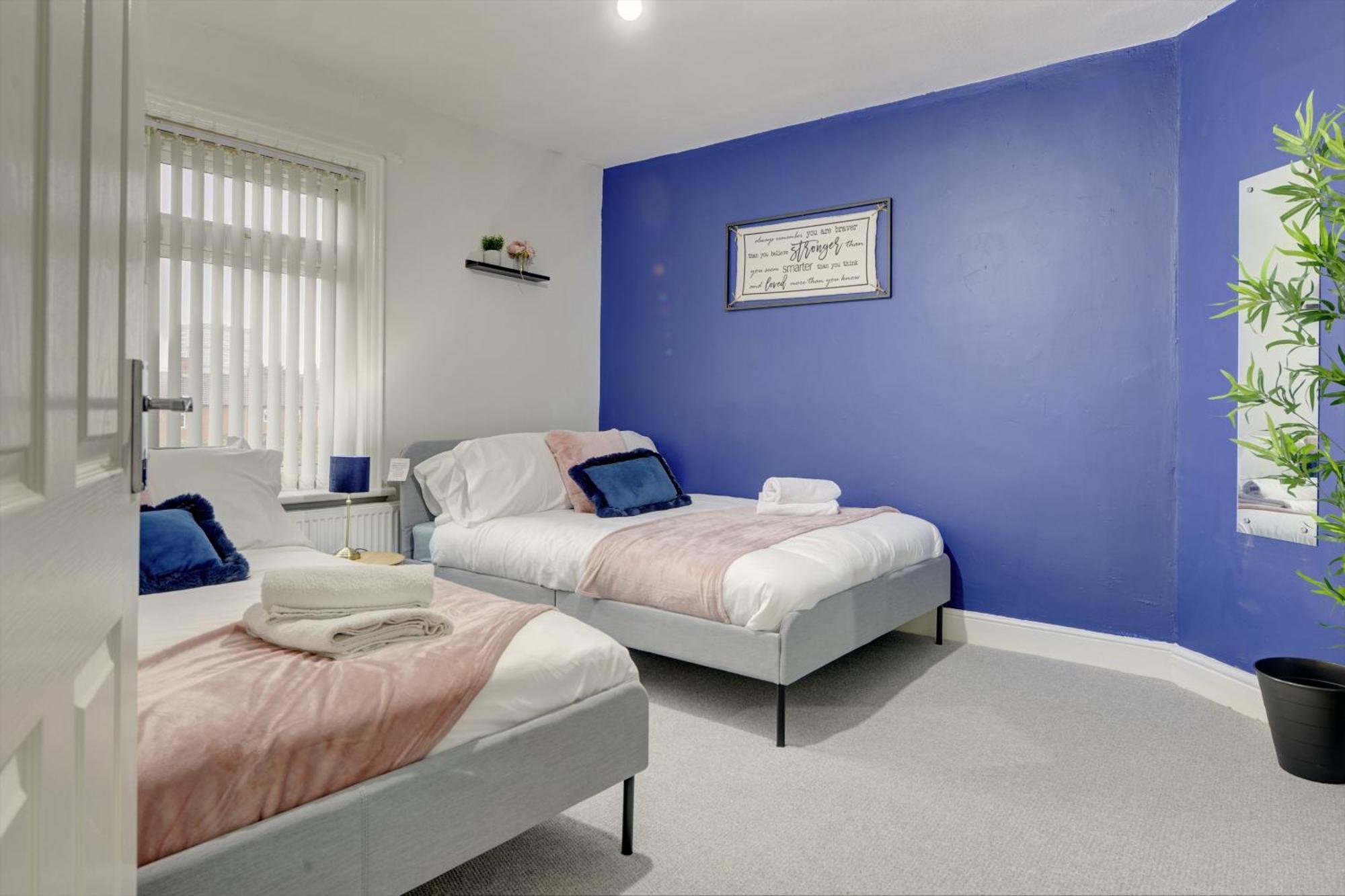 Stunning And Lovely 3 Bed House - Catch 22 Coventry Dış mekan fotoğraf