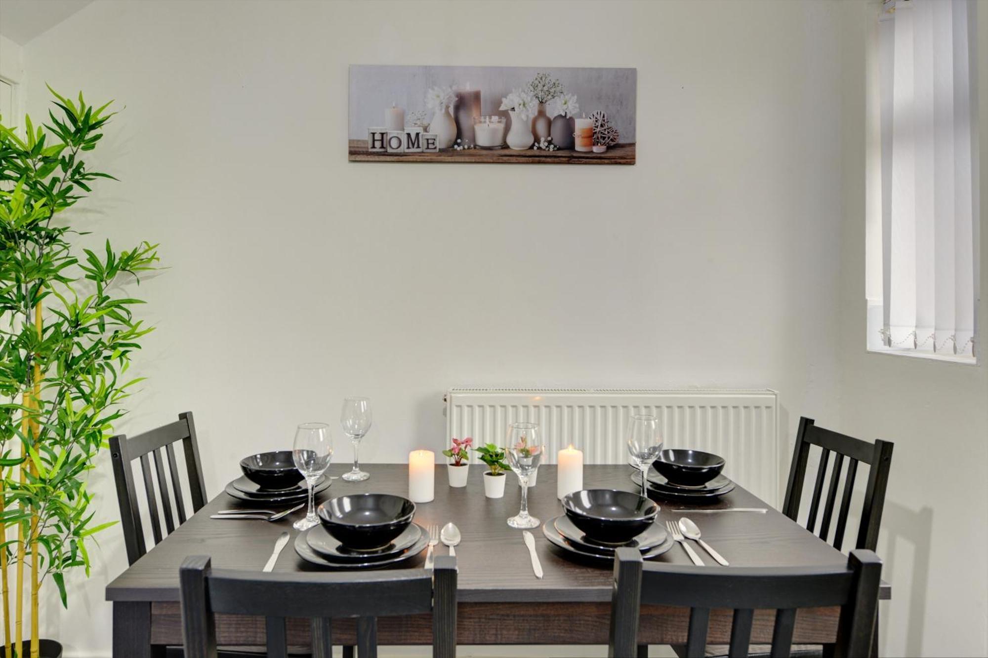 Stunning And Lovely 3 Bed House - Catch 22 Coventry Dış mekan fotoğraf