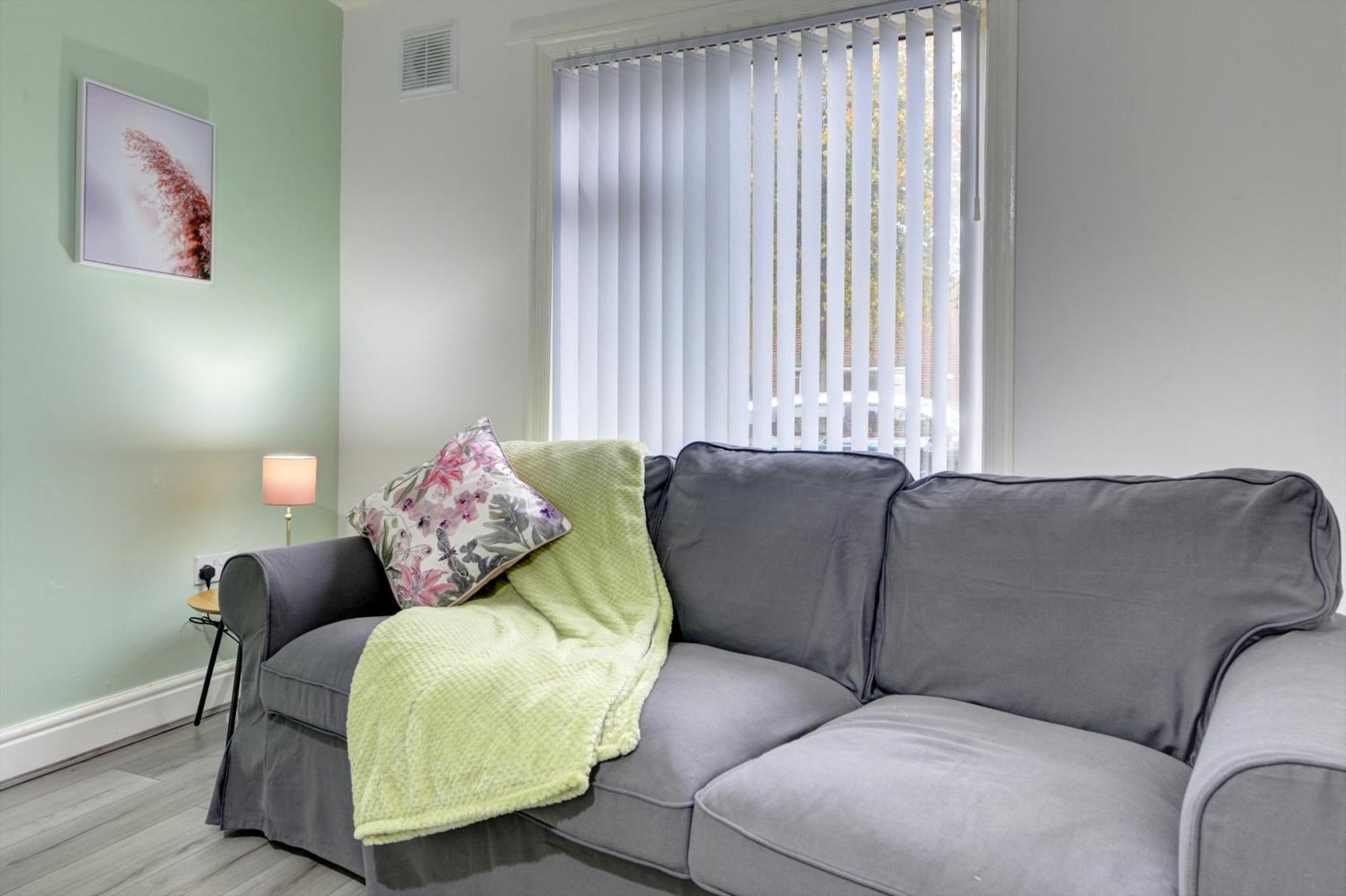 Stunning And Lovely 3 Bed House - Catch 22 Coventry Dış mekan fotoğraf